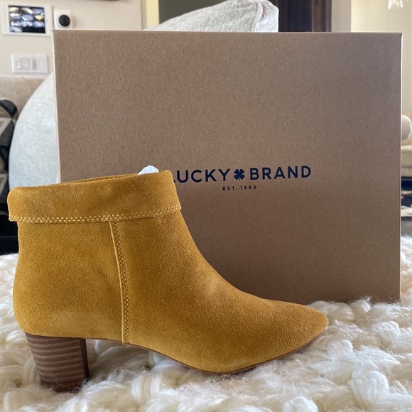 🆕 Lucky Brand yellow suede ankle boots - Picture 3 of 6